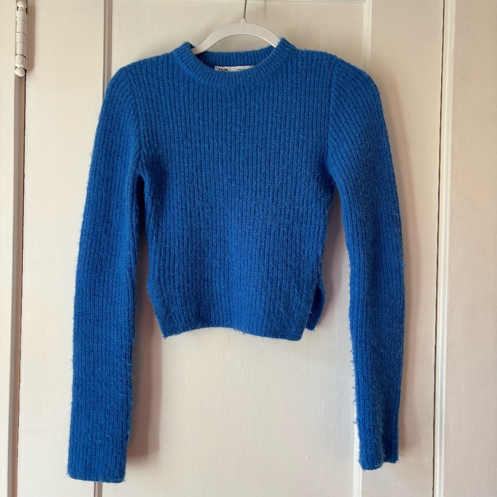 SOLD 🚨Zara blue knit sweater